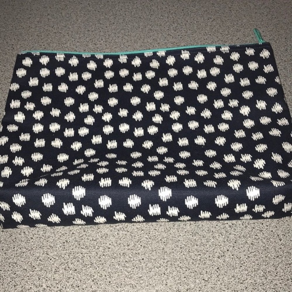 Large Thirty- One Zipper Pouch